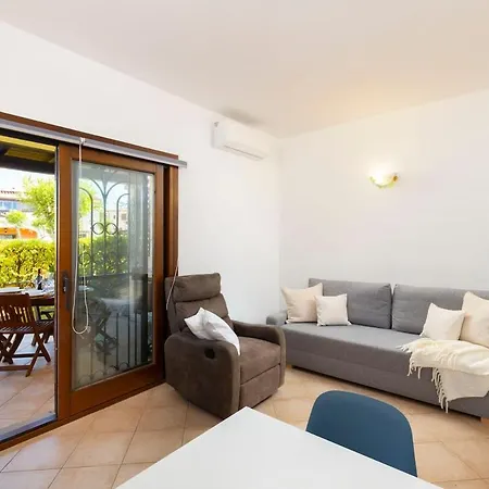 Emerald Living - Piscina & Giardino Privato
