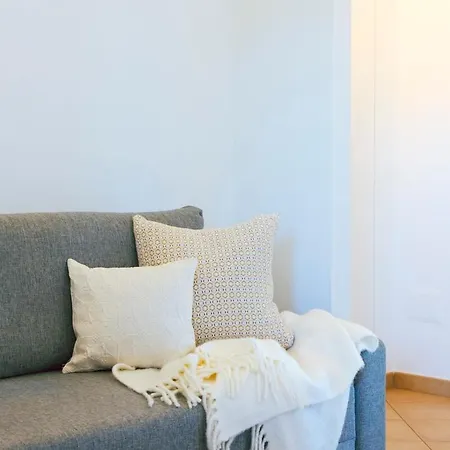 Emerald Living - Piscina & Giardino Privato 아파트 *