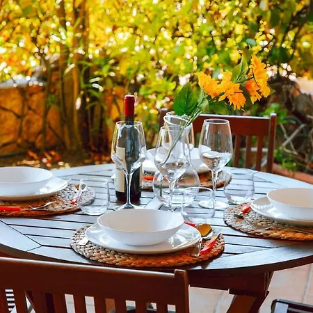 Emerald Living - Piscina & Giardino Privato *